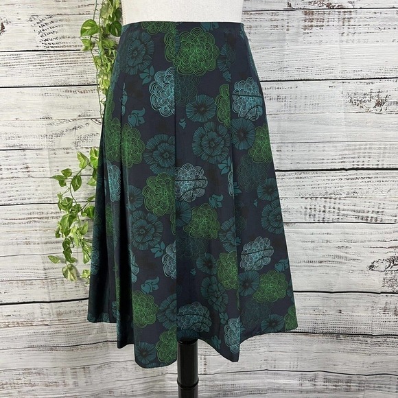 Liz Claiborne Skirt size 4 Blue Green Floral Knee Pleated A Line Tropical Modest - Picture 2 of 11